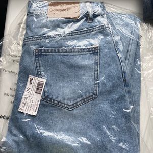 Misguided Riot High Waisted Busted Knee Mom Jean